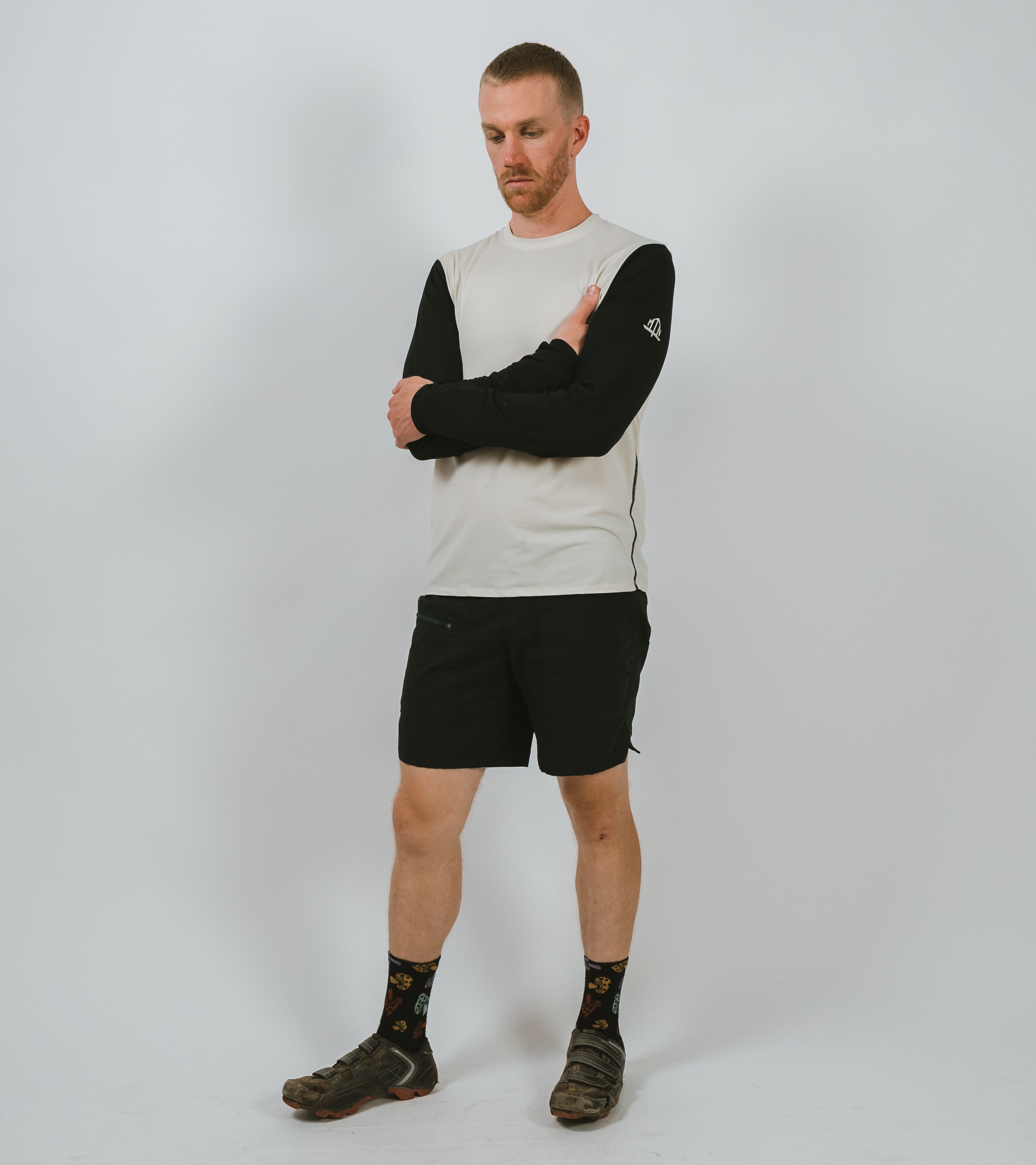 [cream / black]